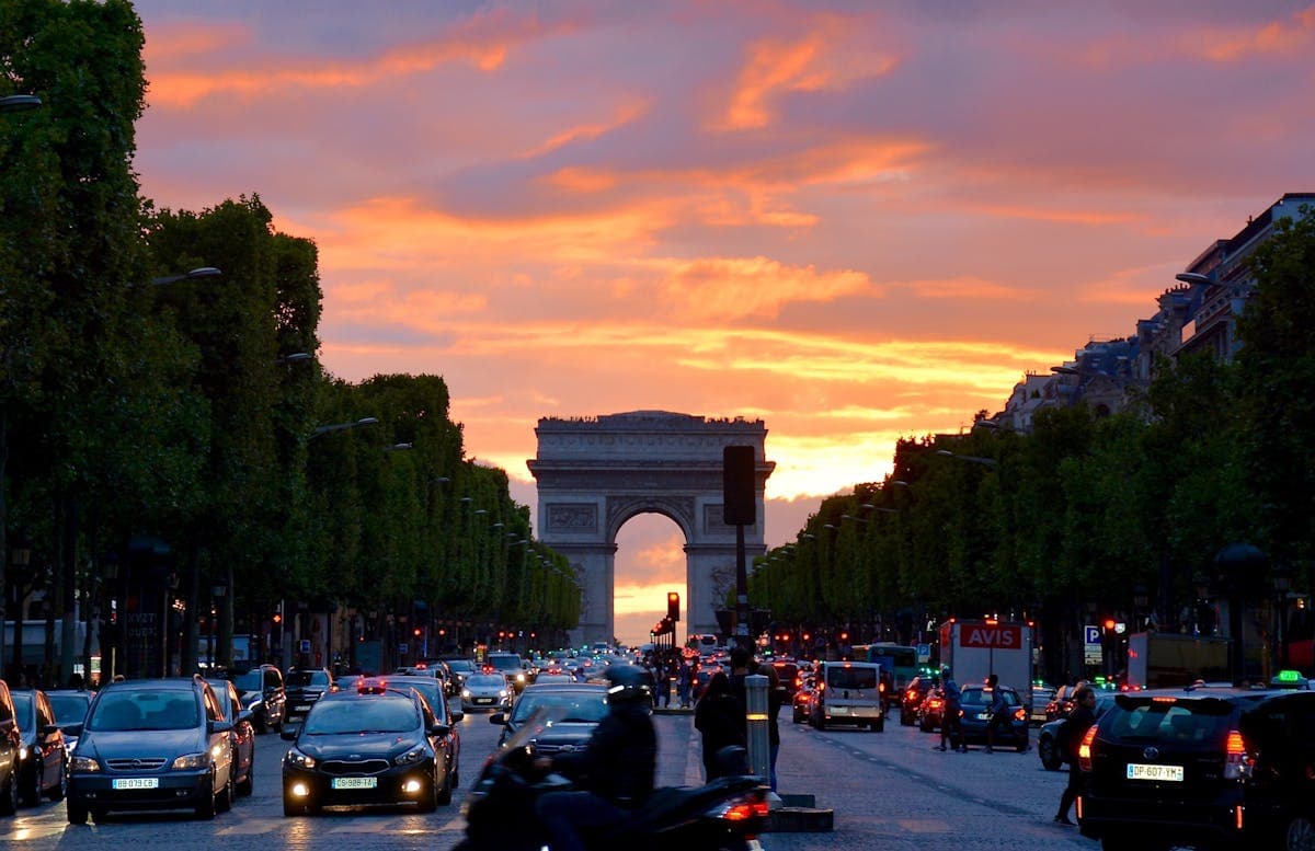 Eiffel Kulesi gün batımı